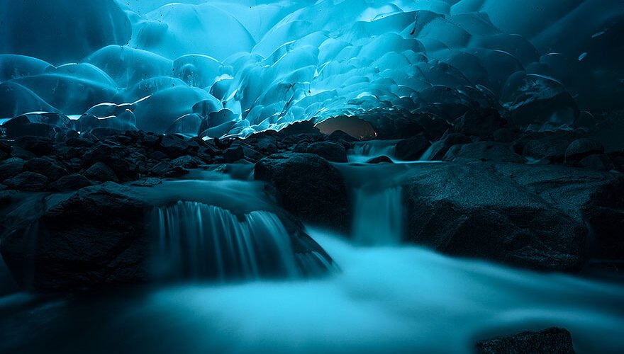 lodowa-jaskinia-alaska