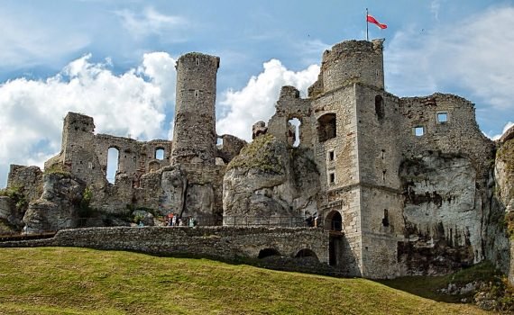 zamek ogrodzieniec 1